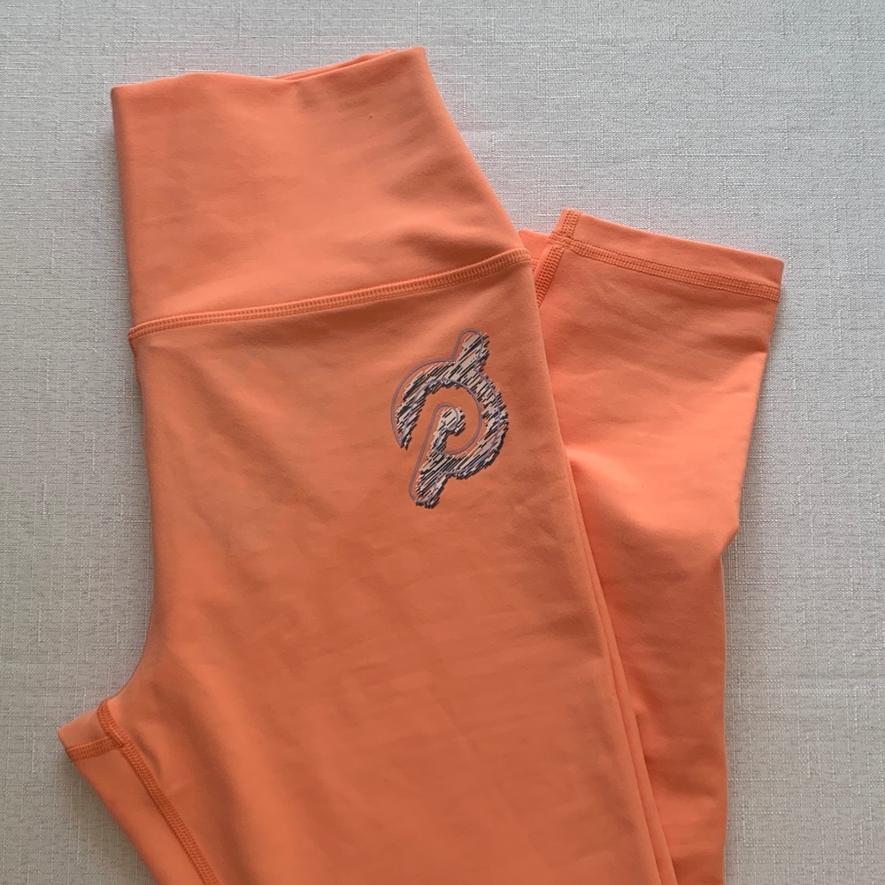 Peloton Cadent Legging Women's M Peach Pink Sketch Logo Small Flaw